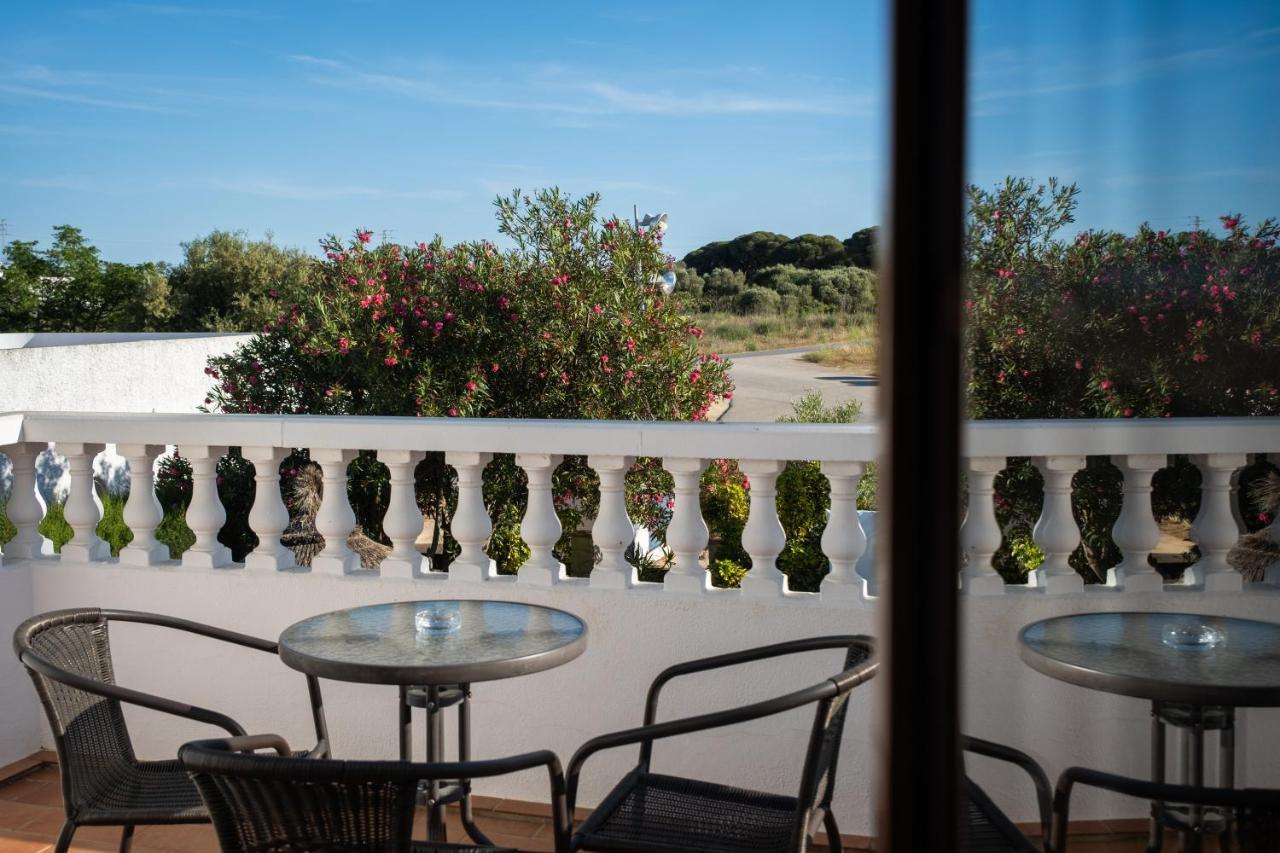 Hostal Cabo Roche Conil De La Frontera Exterior photo